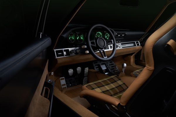 RCR Cars Porsche 911 restomod interior with custom dashboard aluminum and carbon details